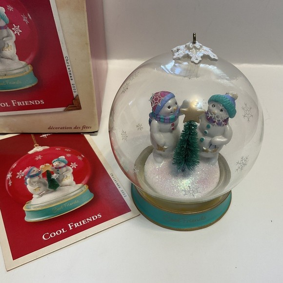 Hallmark Keepsake 2002 Cool Friends Globe Christmas Ornament - Picture 3 of 3